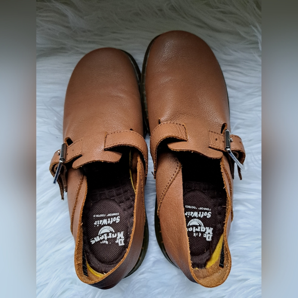 Dr martins Patricia ll tan women shoe in size 6.